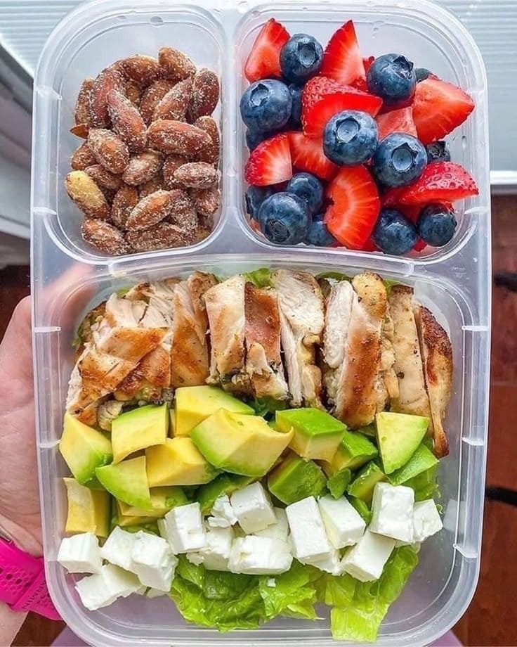 Grilled Chicken Avocado Salad Lunch Box